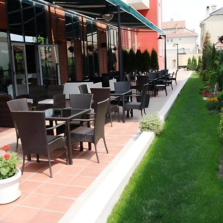 Hotel Nartel Pristina Restaurant foto