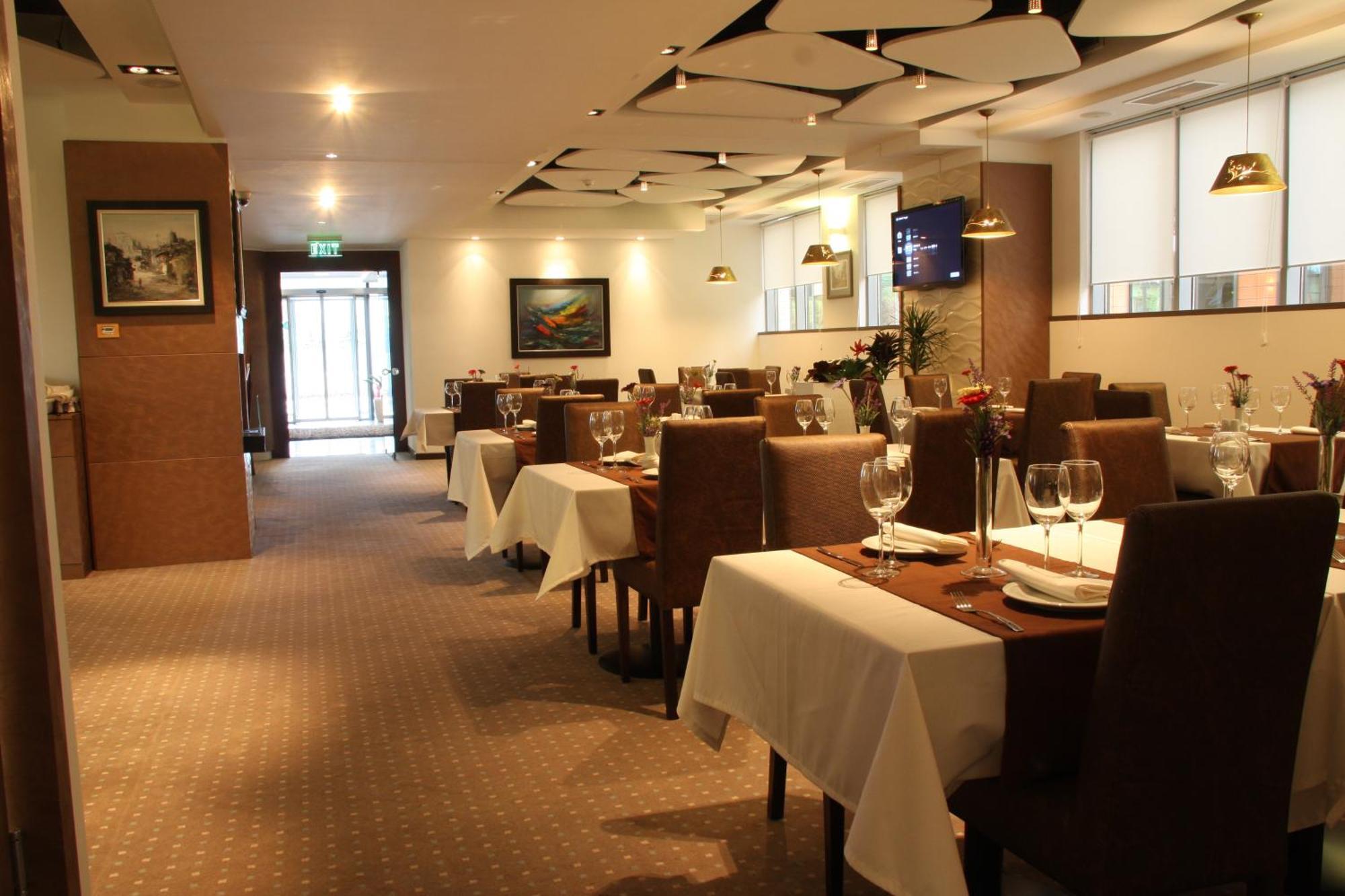 Hotel Nartel Pristina Restaurant foto